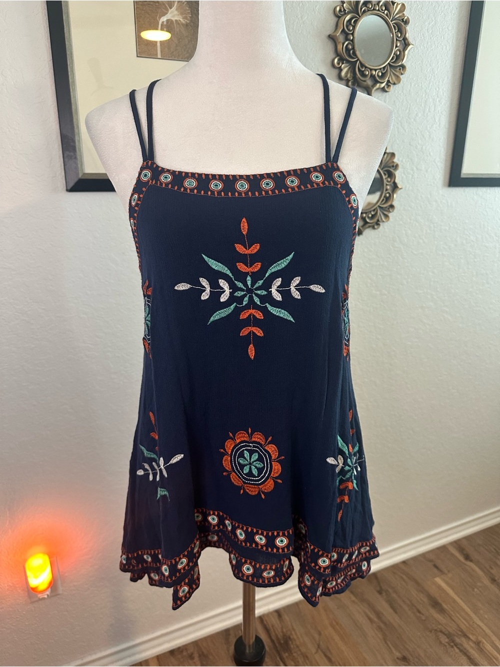 Monoreno Embroidered Bohemian Sleeveless Top